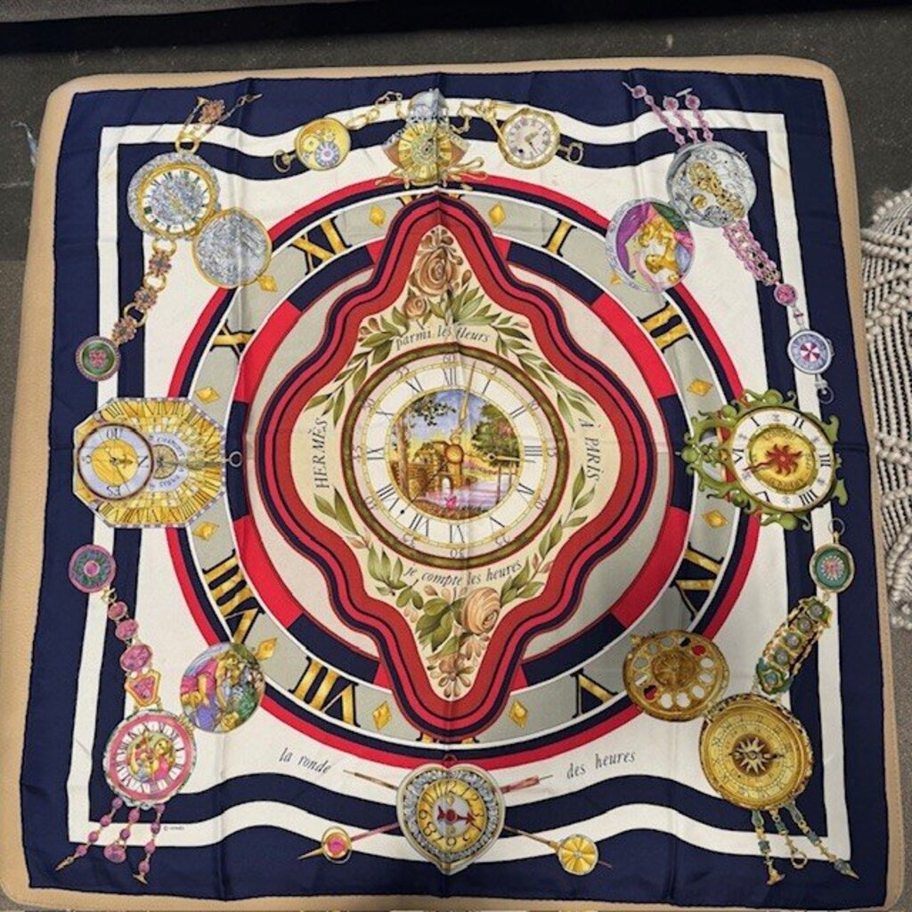 Hermes Parmi Les Fleurs Je Compte Les Heures Silk Scarf 90cm- AS IS