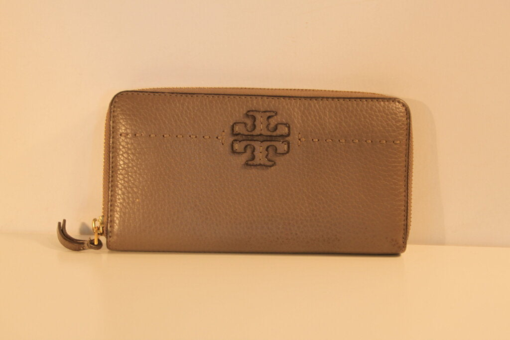 Tory Burch McGraw Pebbled Beige Leather Continental Wallet