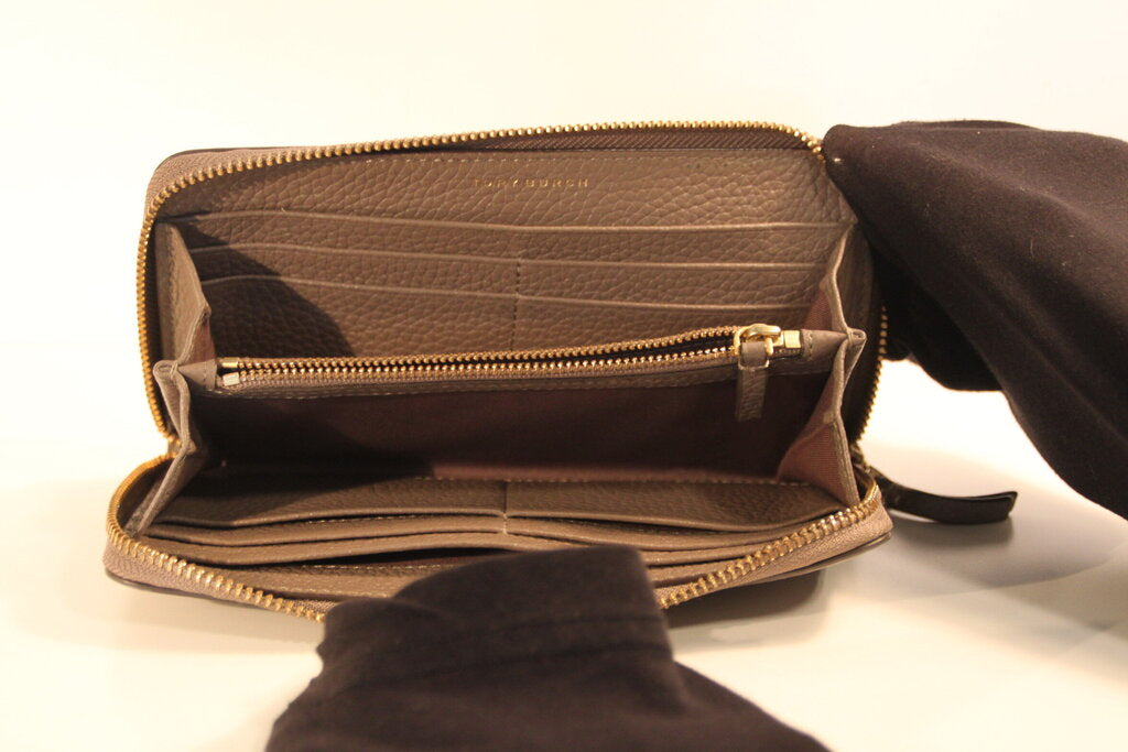 Tory Burch McGraw Pebbled Beige Leather Continental Wallet