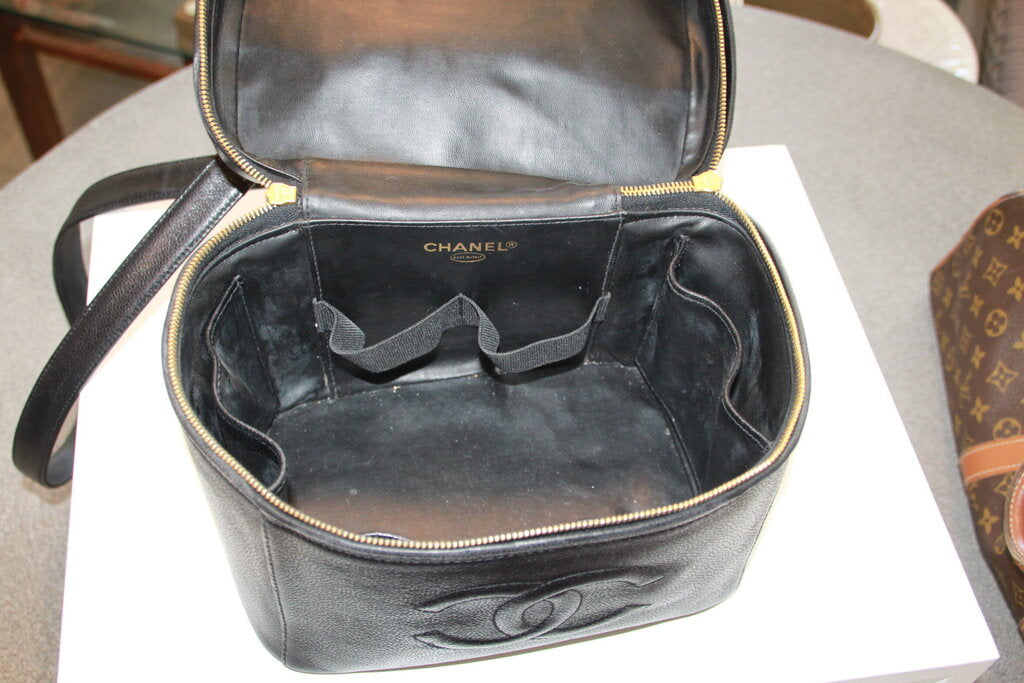 Chanel CC Logo Black Grained Calfskin Leather Vanity Bag
