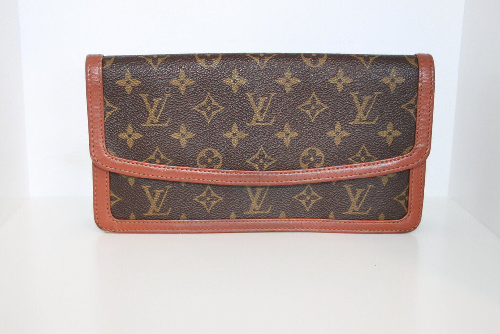 Louis Vuitton Monogram Pochette Dame Clutch