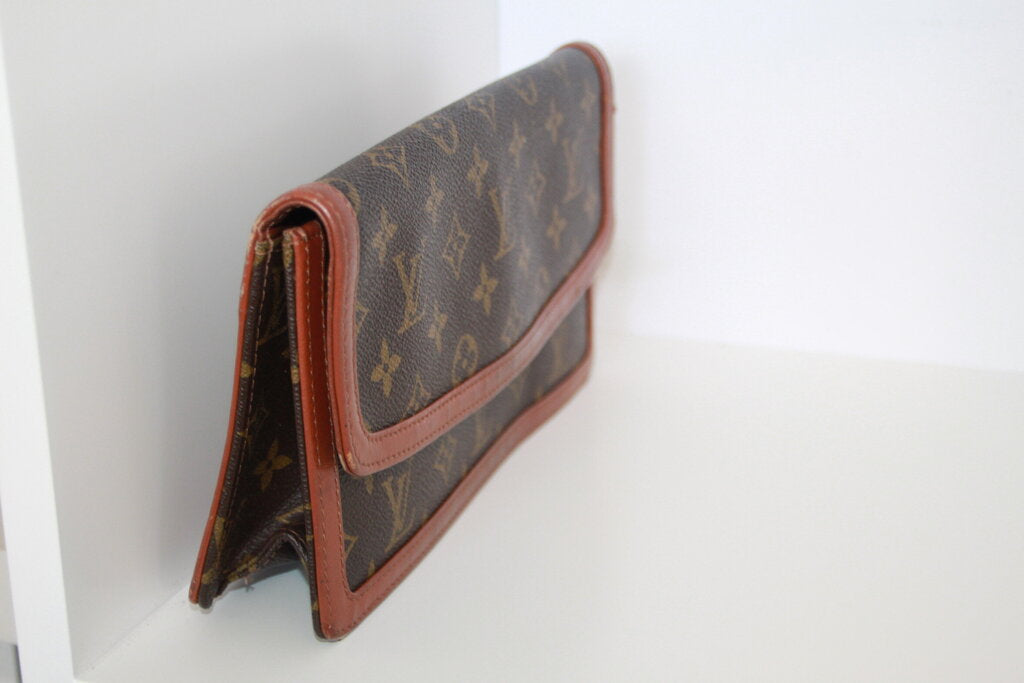Louis Vuitton Monogram Pochette Dame Clutch