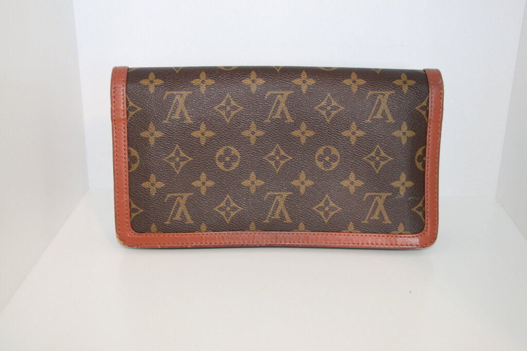 Louis Vuitton Monogram Pochette Dame Clutch