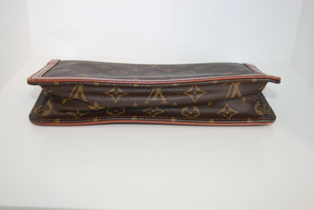 Louis Vuitton Monogram Pochette Dame Clutch