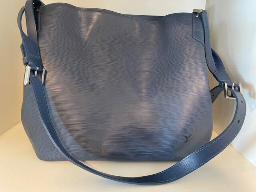 Louis Vuitton Epi Mandara GM Myrtille Epi Leather Tote