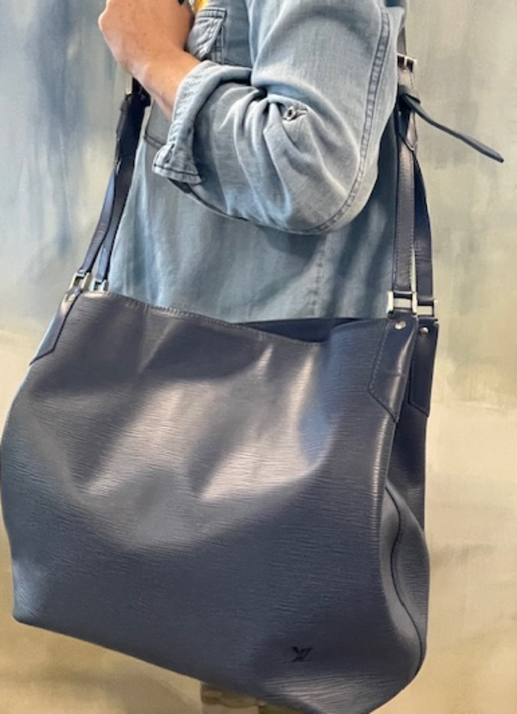 Louis Vuitton Epi Mandara GM Myrtille Epi Leather Tote