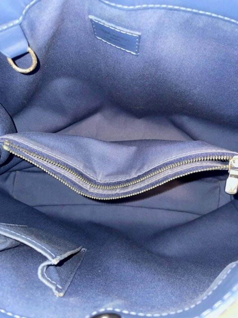 Louis Vuitton Epi Mandara GM Myrtille Epi Leather Tote