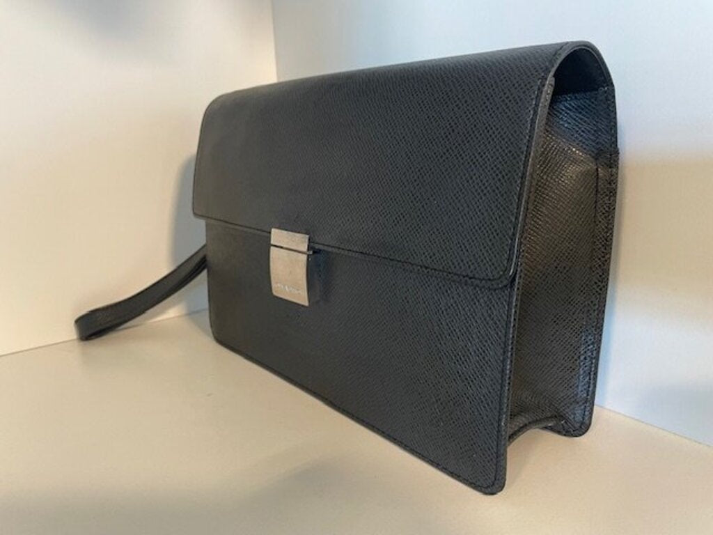 Louis Vuitton Selenga Clutch Hand Bag Black Taiga Leather