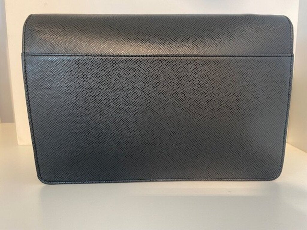 Louis Vuitton Selenga Clutch Hand Bag Black Taiga Leather