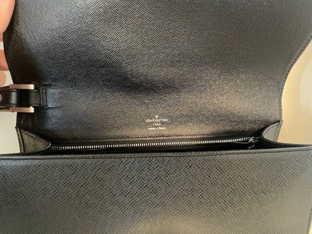 Louis Vuitton Selenga Clutch Hand Bag Black Taiga Leather