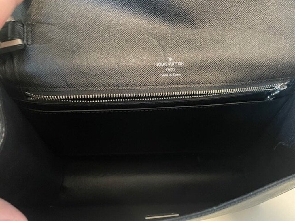 Louis Vuitton Selenga Clutch Hand Bag Black Taiga Leather