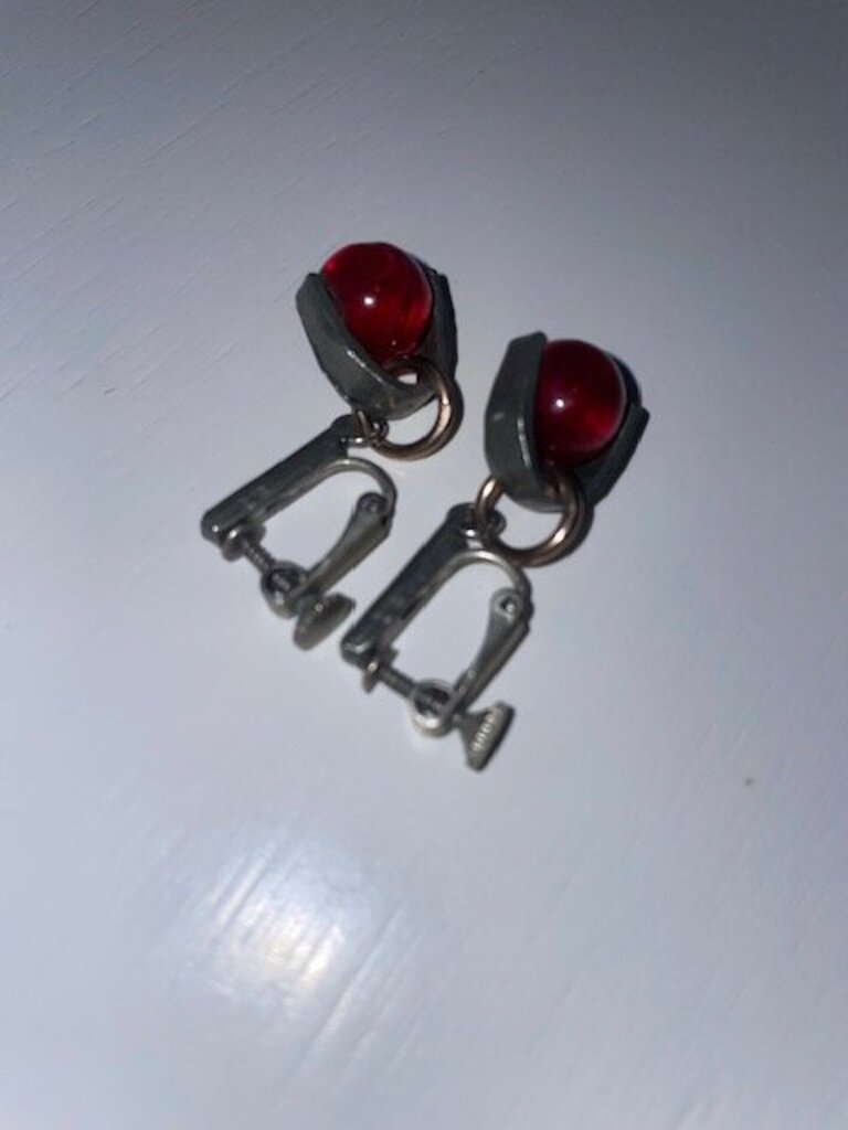 Vintage red glass cabochon clip-on earrings