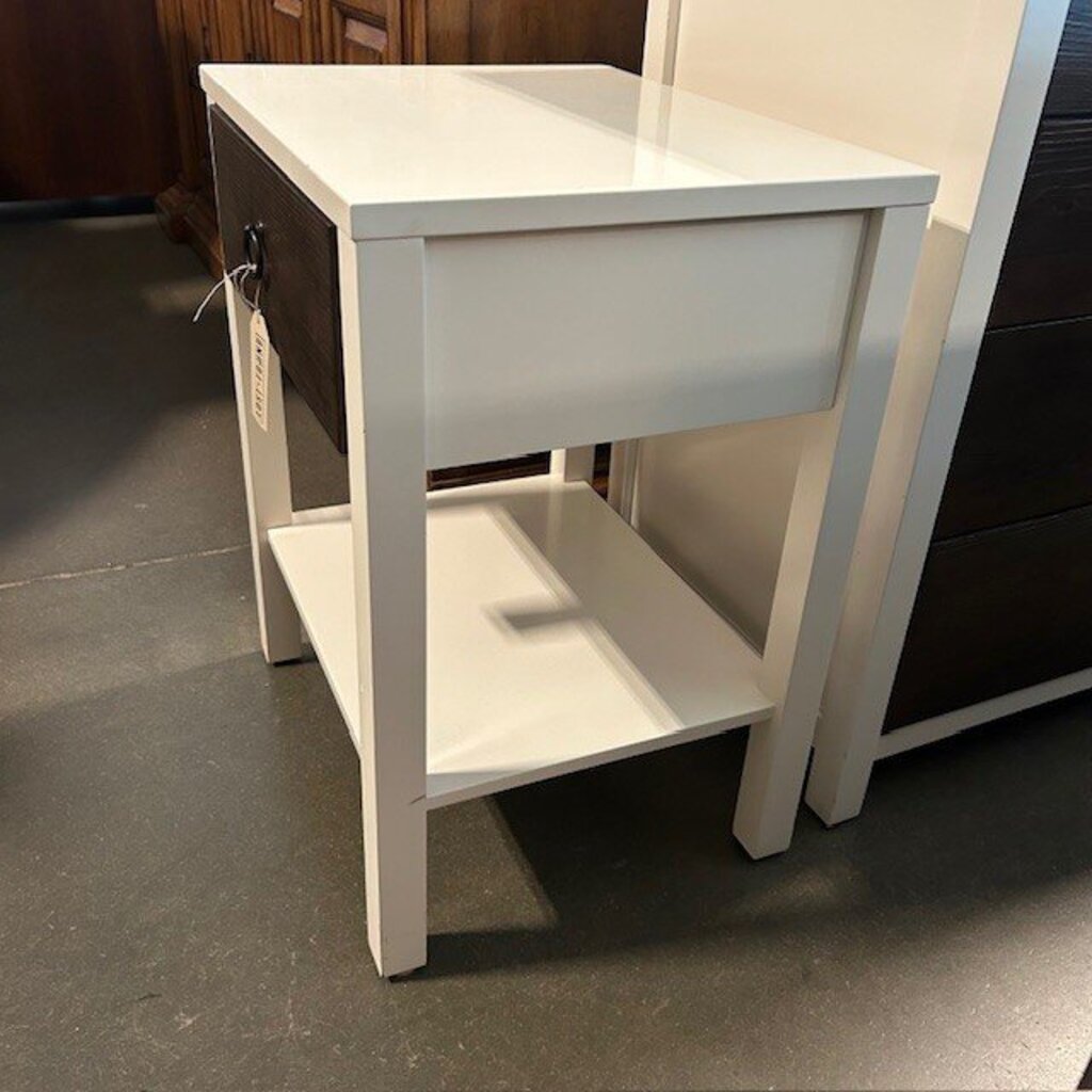Pottery Barn Teen Nightstand - 20X16X25H
