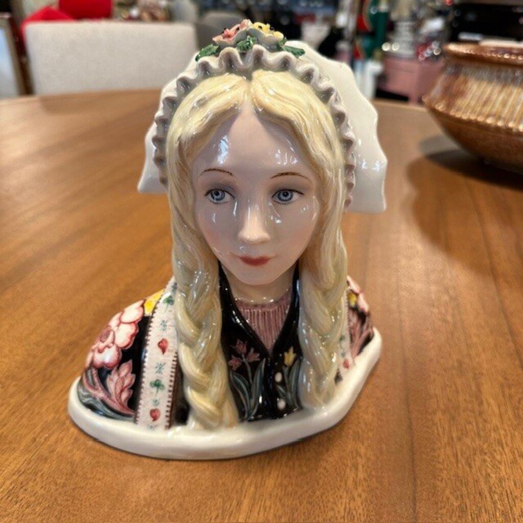 Sandro Vacchetti Ceramic Woman in Bonnet
