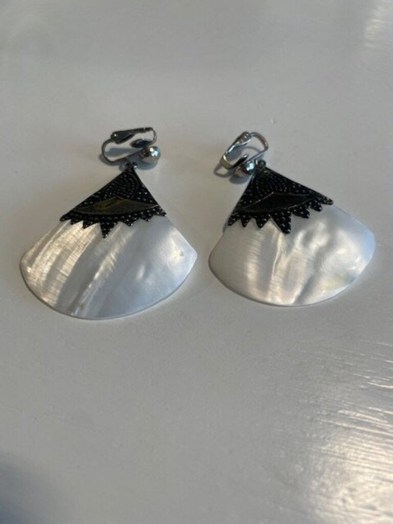 Vintage Mother-of-Pearl Scalloped Fan Clip-On Earrings