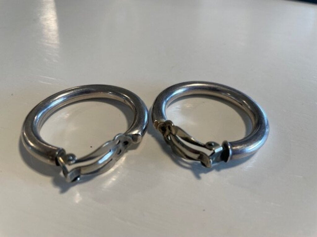Vintage Chunky Silver-Tone Donut Clip-On Hoop Earrings