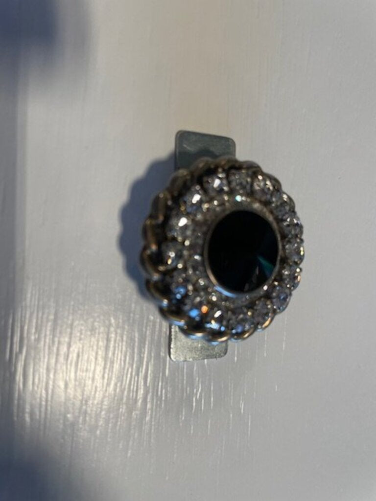 Vintage-Style Magnetic Silver-Tone Onyx & Crystal Halo Scarf Clip