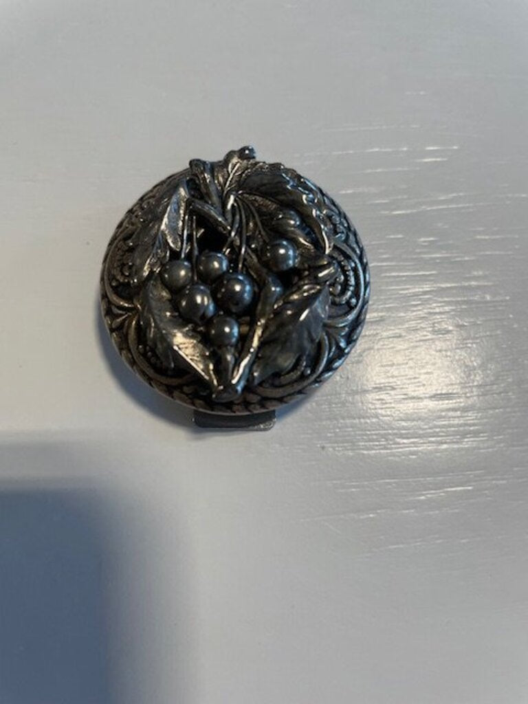Vintage Silver-Tone Grape Vine Magnetic Scarf Clip