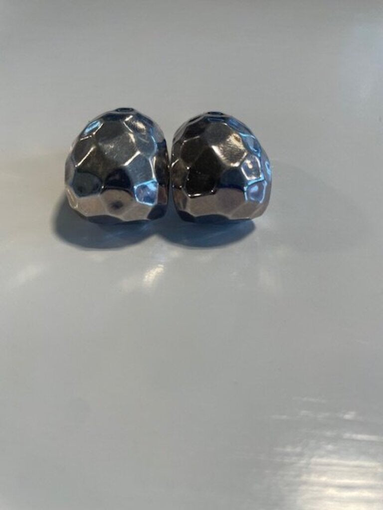 Silpada SSD Sterling Silver Hammered Pebble Clip-On Earrings