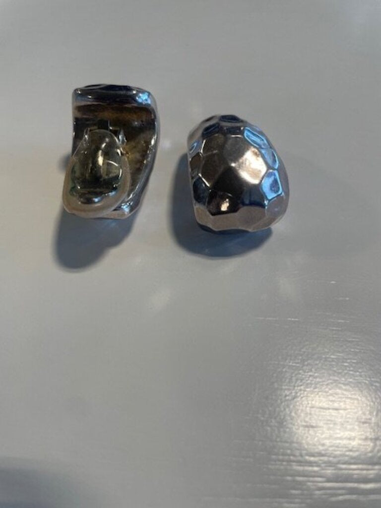 Silpada SSD Sterling Silver Hammered Pebble Clip-On Earrings