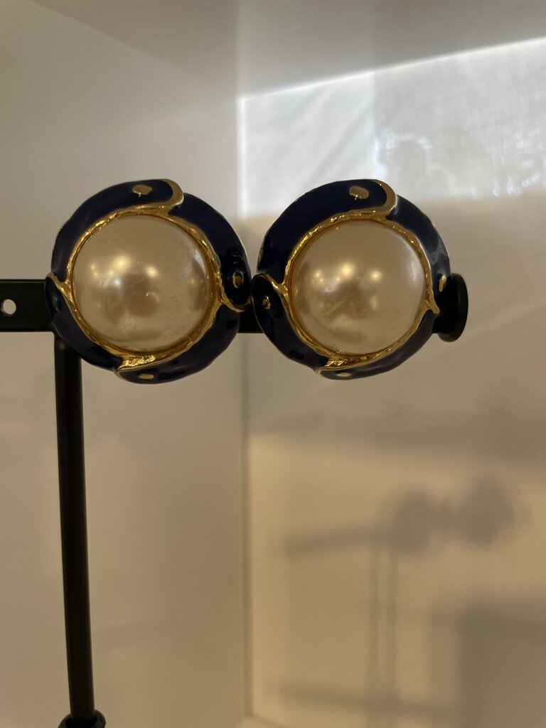 Vintage Navy Blue Enamel and Faux Mabe Pearl Clip-On Earrings