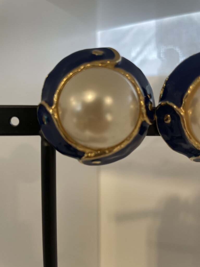 Vintage Navy Blue Enamel and Faux Mabe Pearl Clip-On Earrings