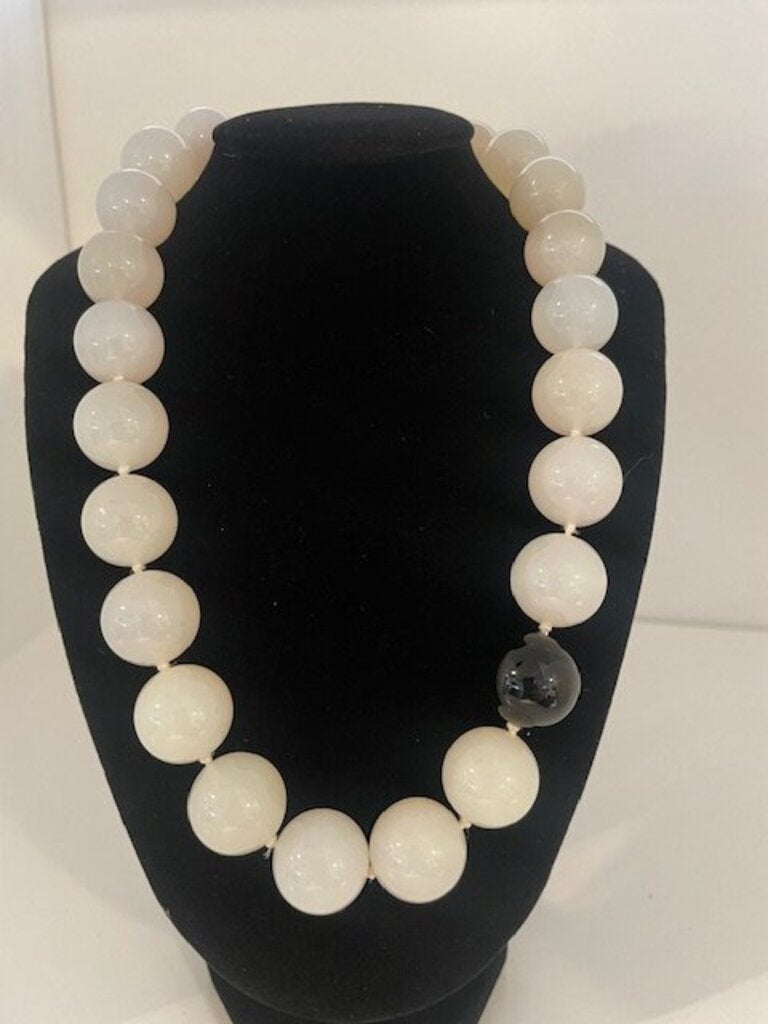 Vintage Chunky Glass Bead Necklace