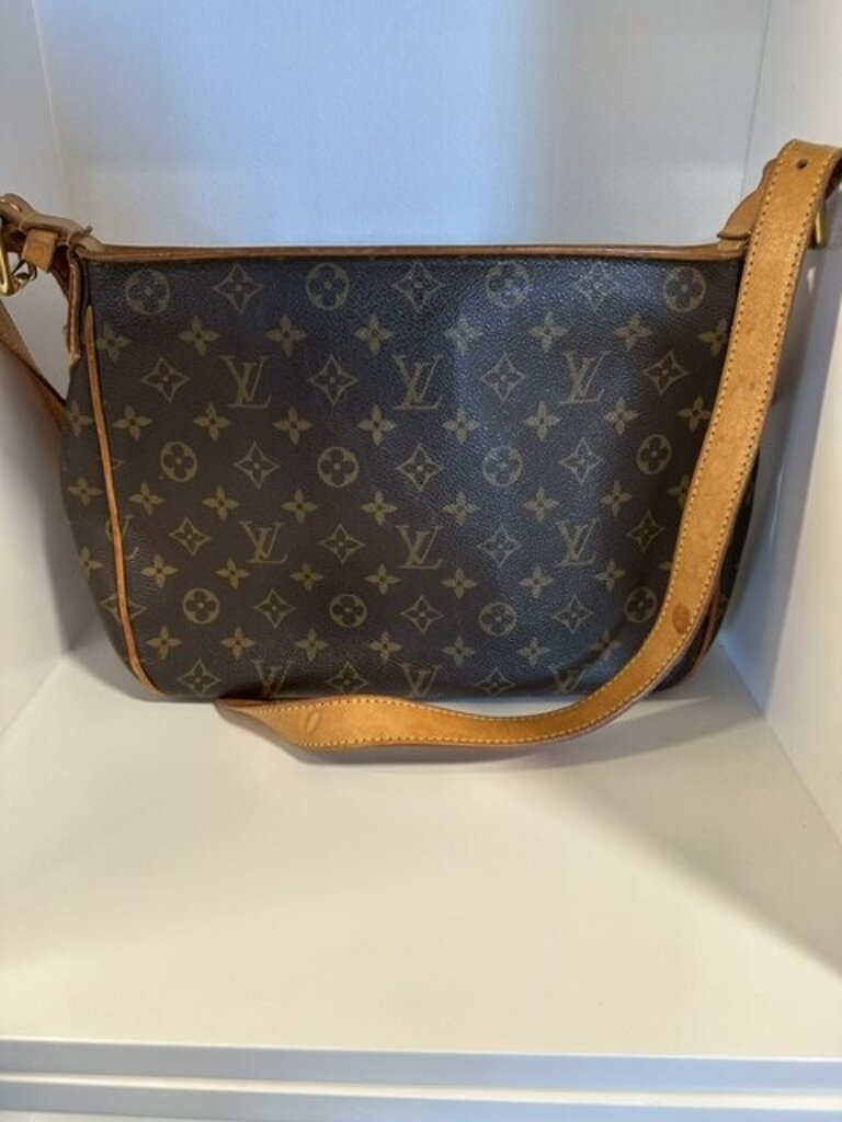 Louis Vuitton Monogram Canvas Hudson GM Shoulder Bag - AS IS