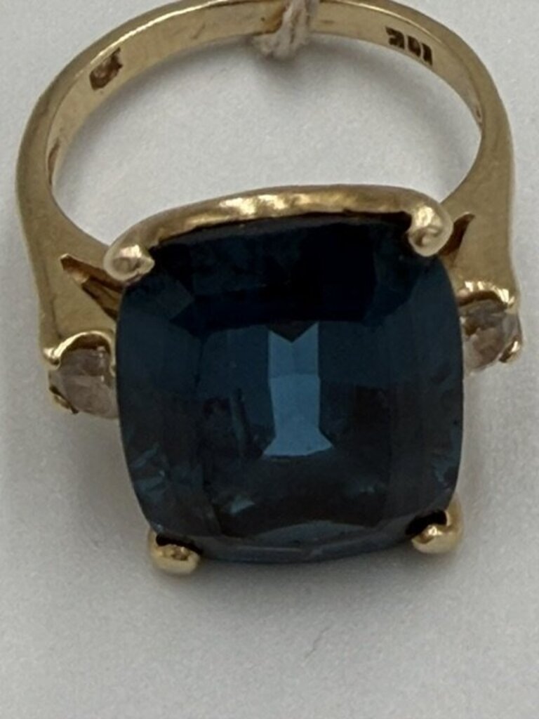10k Gold London Blue Topaz Cocktail Ring Size 6