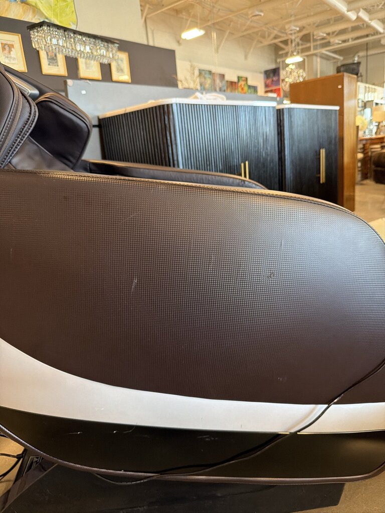 Titan Jupiter LE Premium Massage Chair - AS IS