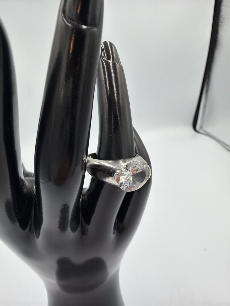 Modernist Chunky Half-Bezel Oval Solitaire Costume Ring - Size 7