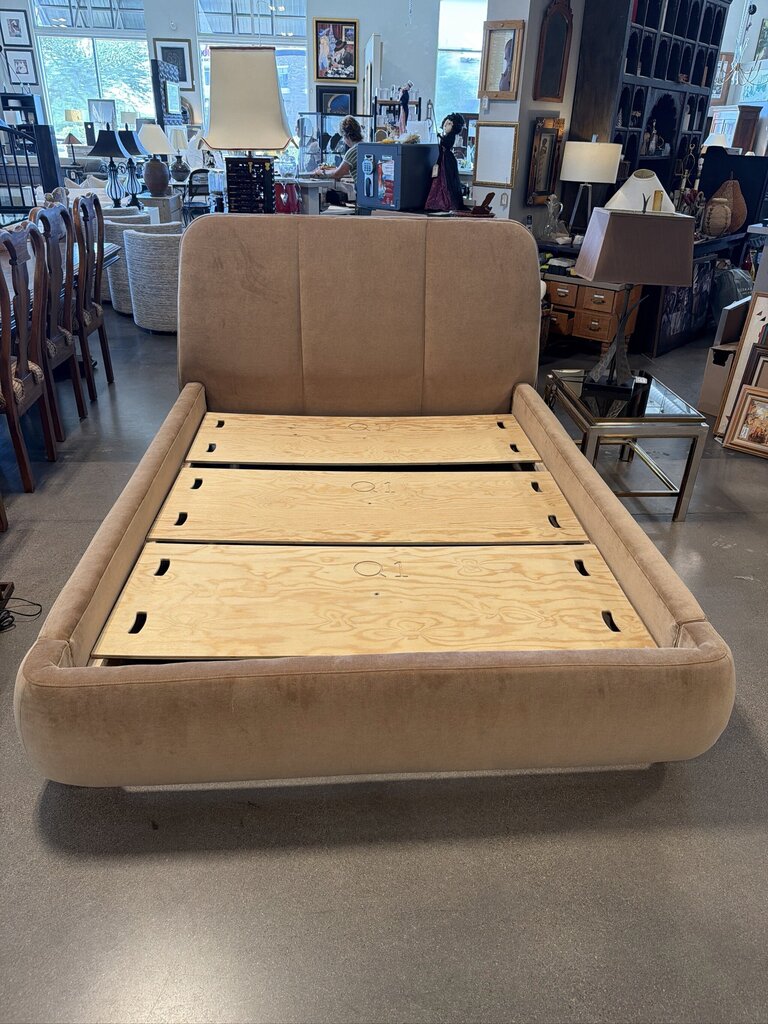 Arhaus Kinnen Queen Platform Bed- 70X96X45