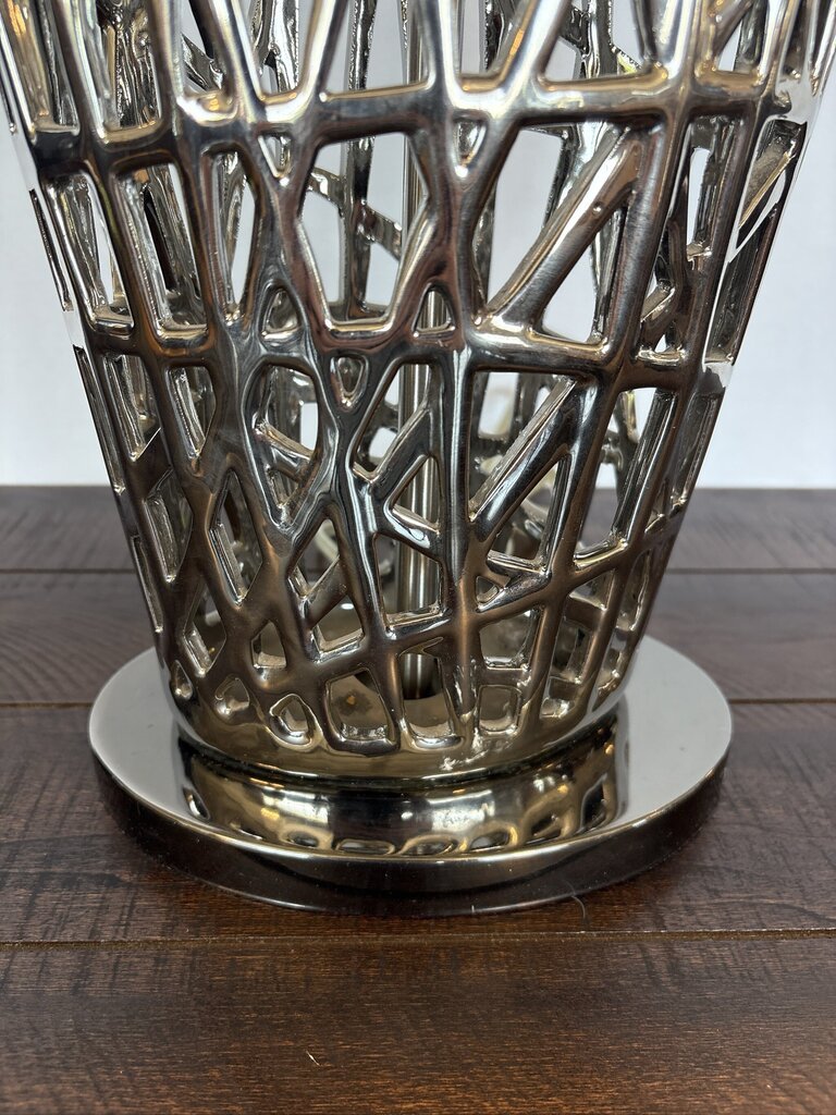 Nova Birds Nest Heart Chrome Lamp- 18.5X10X30H