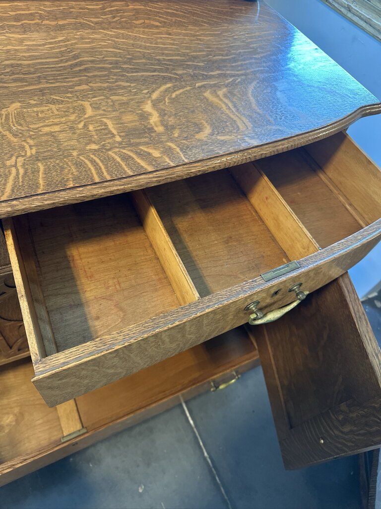 19th Century Victorian Tiger Oak Sideboard / Buffet- 55X21X61H