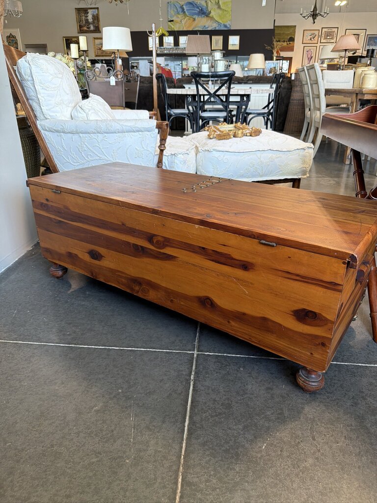 Vintage Lane Cedar Chest- 47.5X18.5X17H