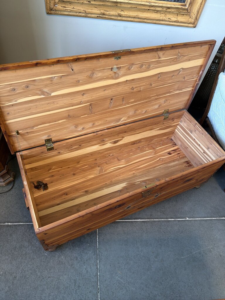 Vintage Lane Cedar Chest- 47.5X18.5X17H