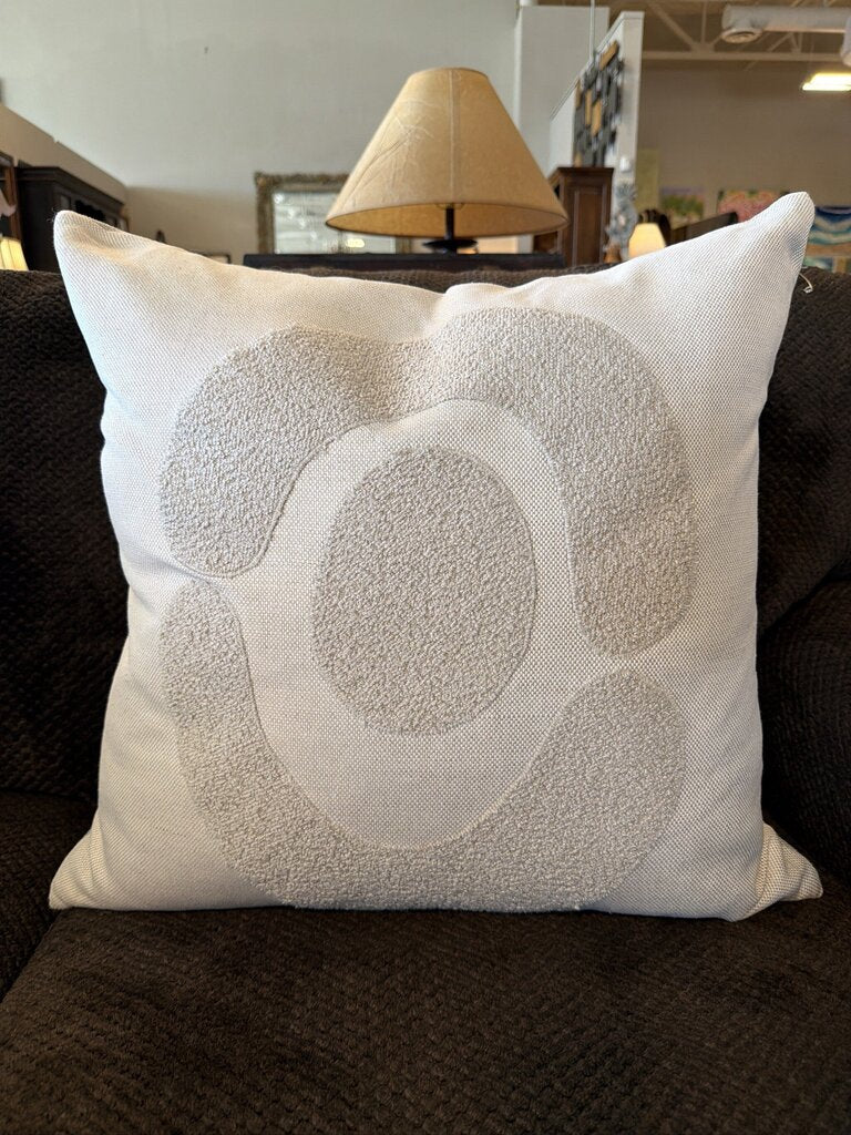 V Rugs & Home Cream Textured Pillow ||- 23X23