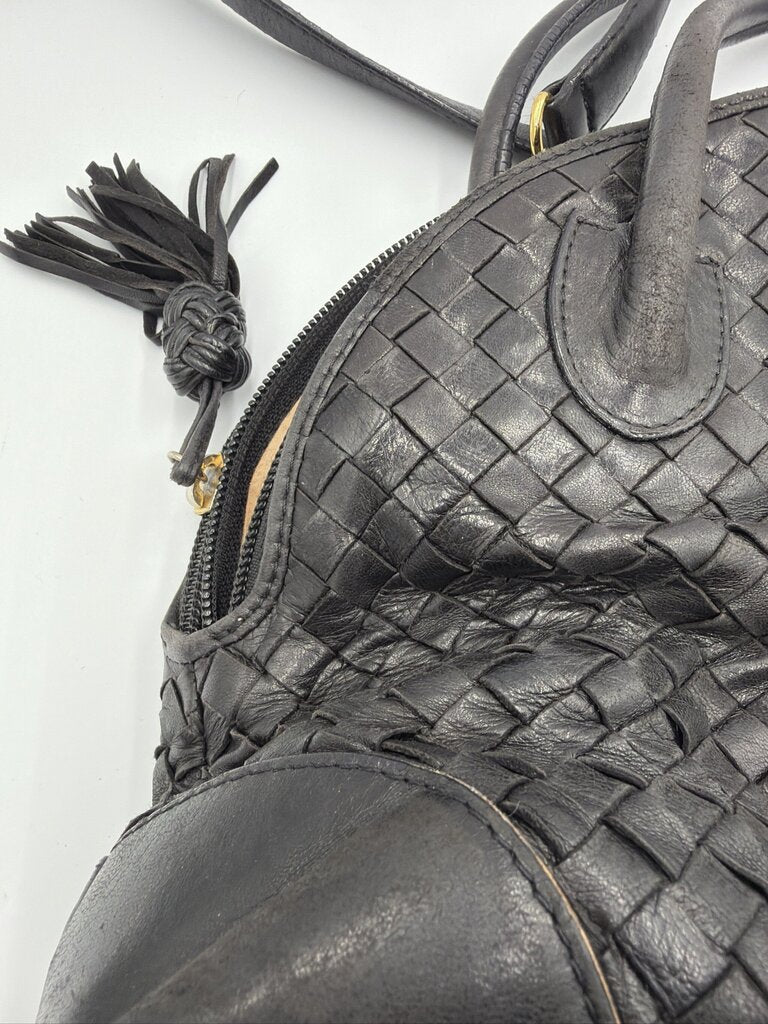 Bottega Veneta Nero Woven Leather Bowler Satchel Bag Description