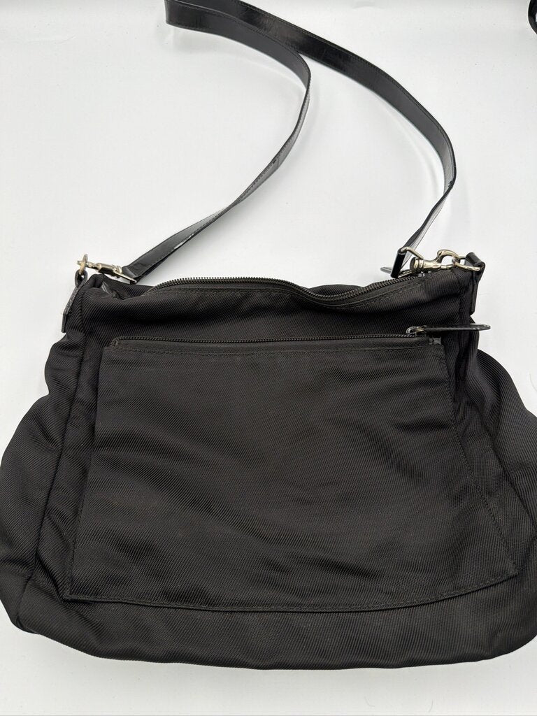 Authentic Vintage Gucci Tom Ford Era Tech Nylon Messenger Crossbody Bag - AS IS
