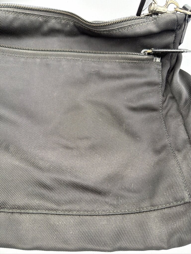 Authentic Vintage Gucci Tom Ford Era Tech Nylon Messenger Crossbody Bag - AS IS