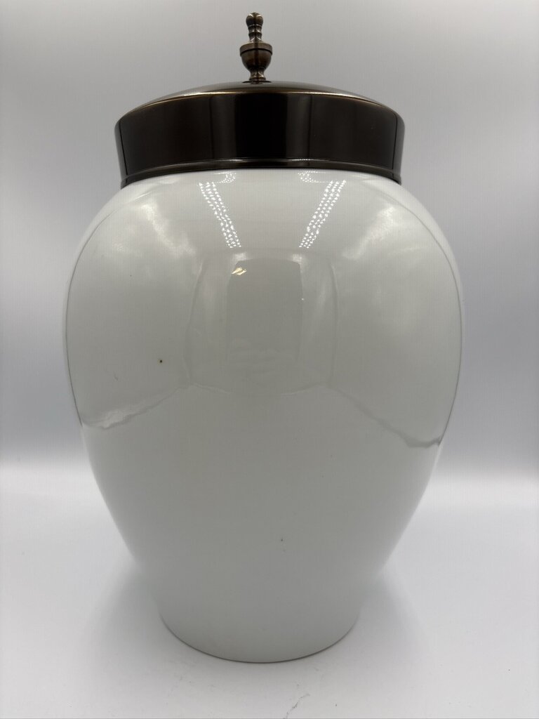 Authentic Models Van Baltimore Dutch Tobacco Jar - 8X8X14H