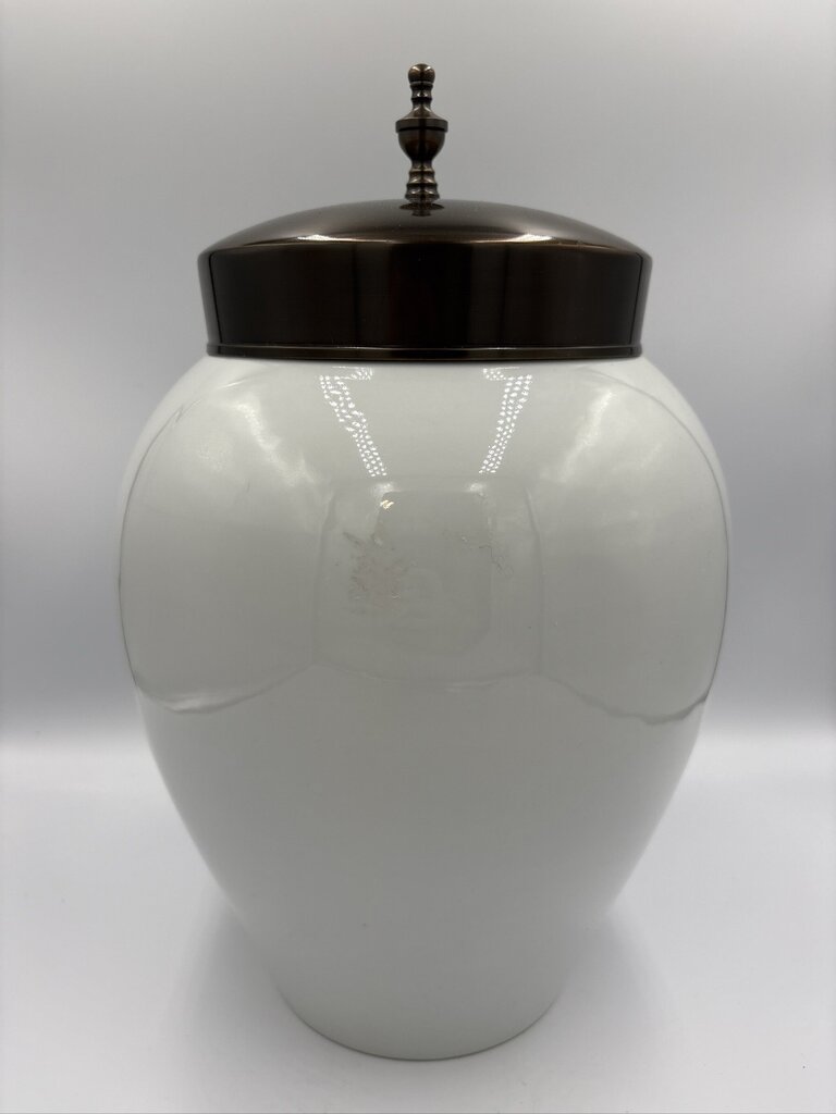 Authentic Models St. Vincent Dutch Tobacco Jar - 8X8X14H