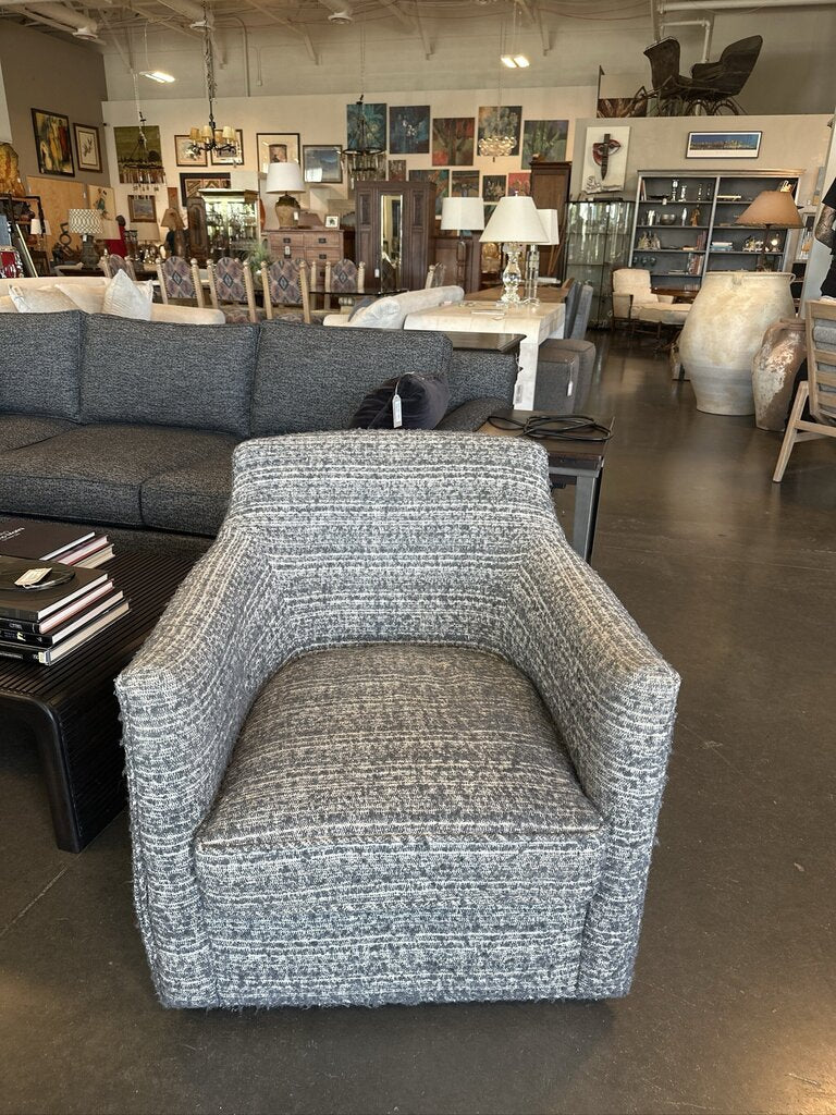 Kravet Gentry Swivel Chair- 39X34X30H