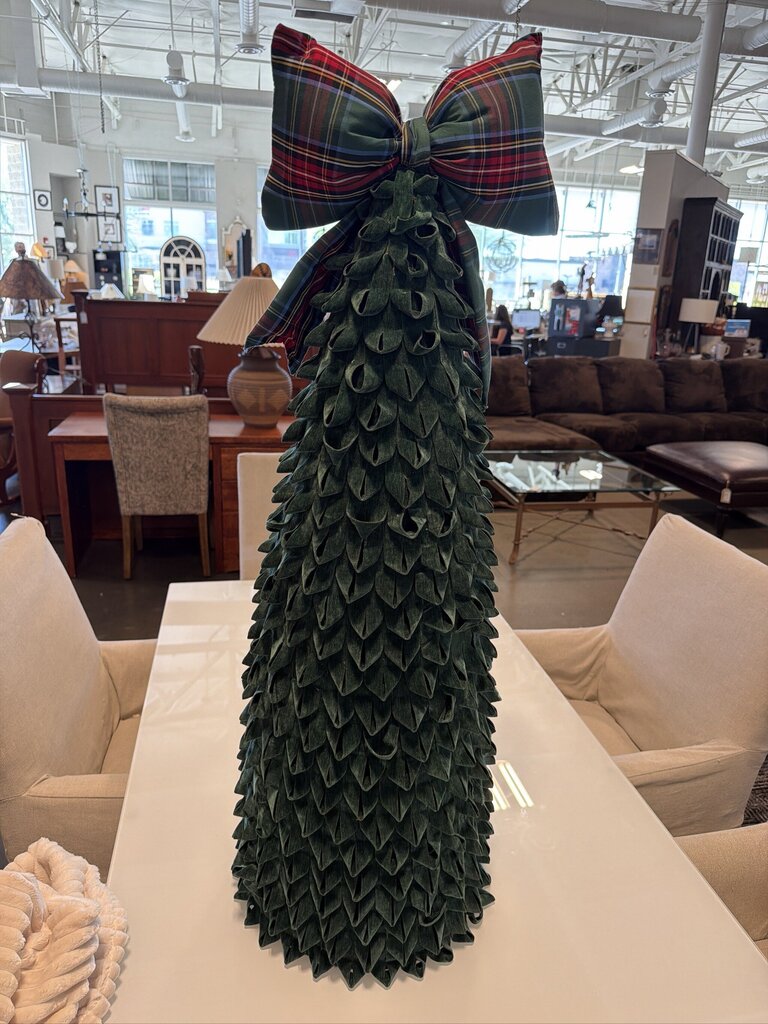 Velvet Ribbon Christmas Tree |-
