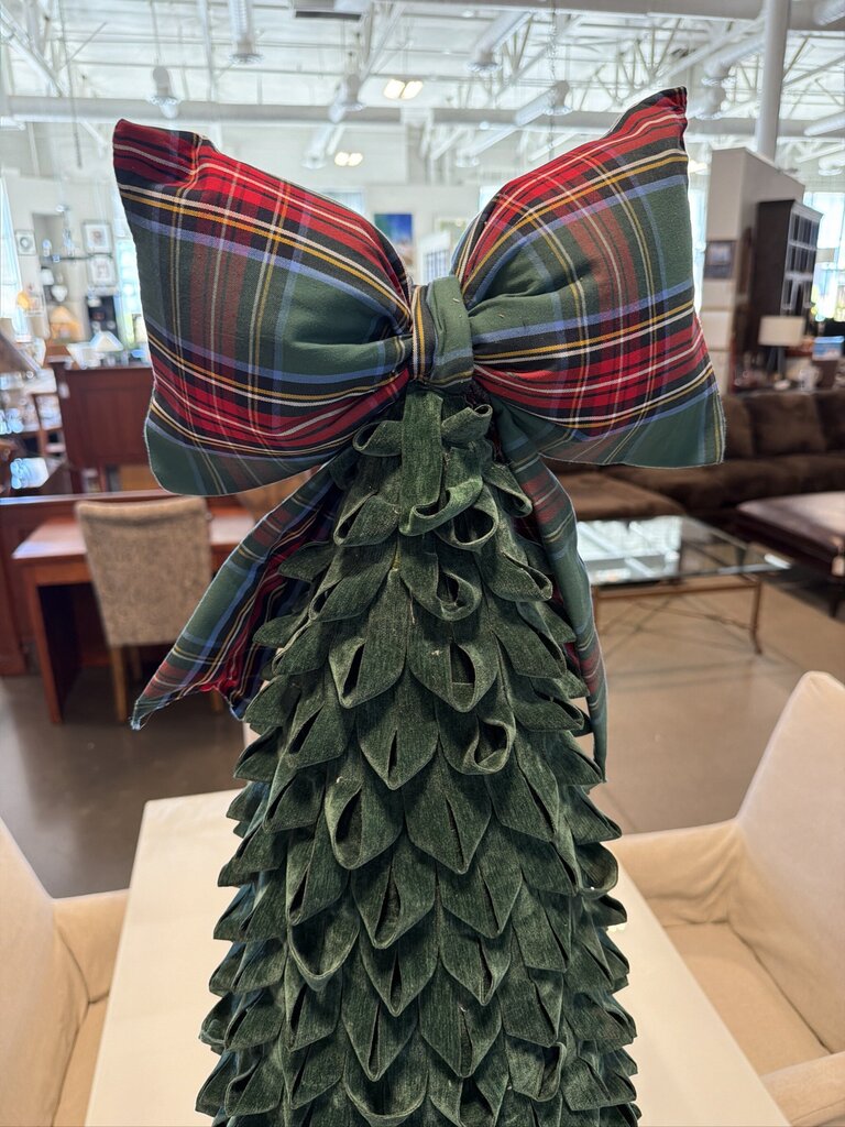 Velvet Ribbon Christmas Tree |-