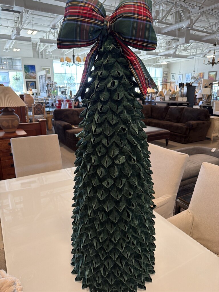 Velvet Ribbon Christmas Tree |-