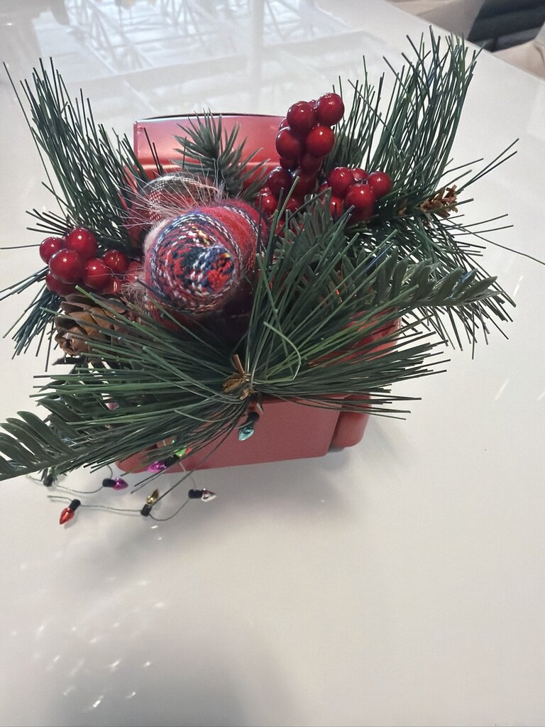 Red Metal Truck W/ Christmas Tree |- 8X4.5X5