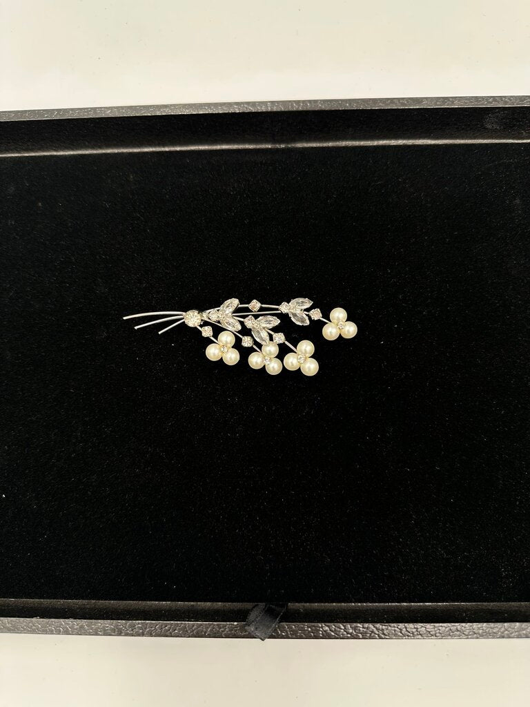 Luxury Pearl & Rhinestone Brooch