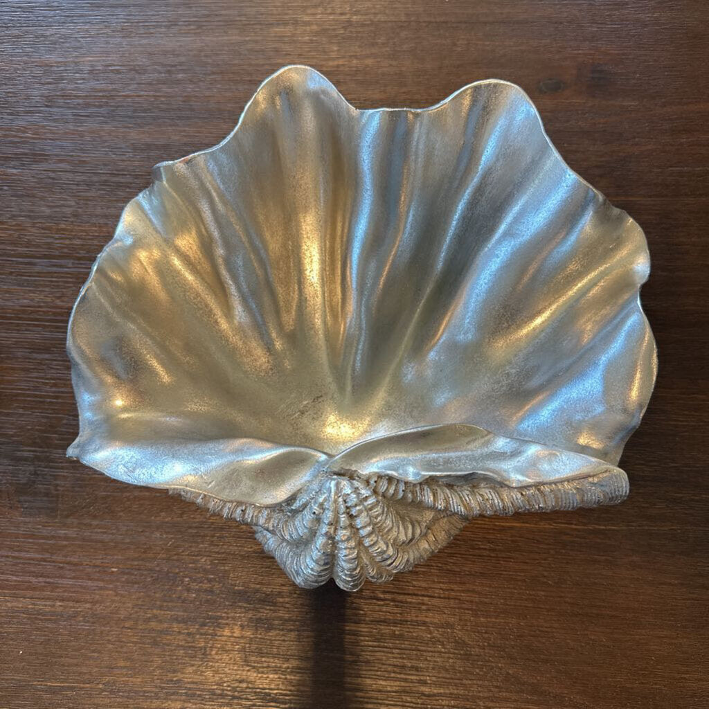 Coastal Silver Resin Clam Shell - 12"