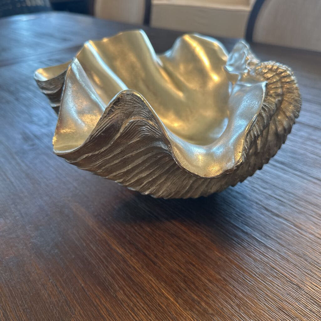 Coastal Silver Resin Clam Shell - 12"